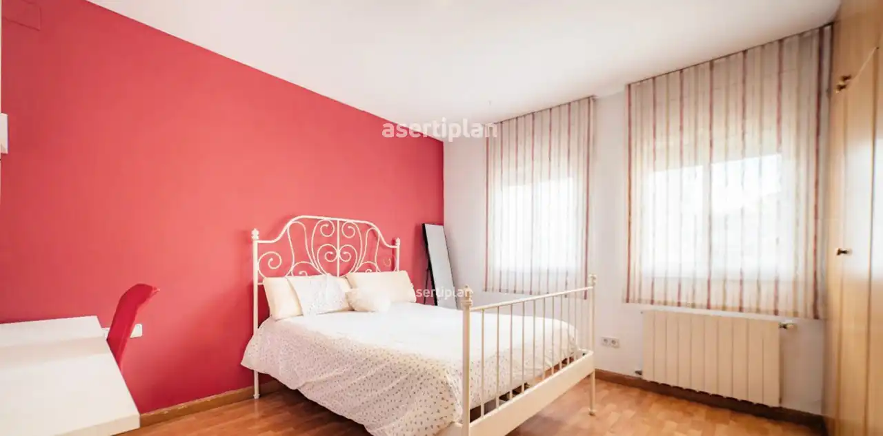Schlafzimmer von Maisonette zum Verkauf in Mataró mit Klimaanlage, Heizung und Terrasse
