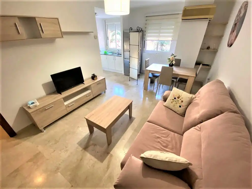 Wohnzimmer von Wohnungen zur Miete in Cáceres mit Klimaanlage, Heizung und Möbliert