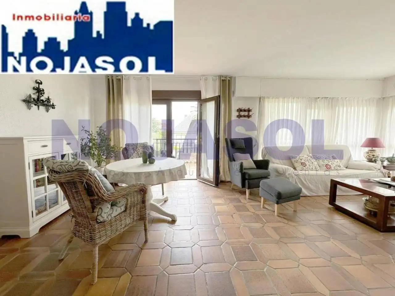 Sala d'estar de Casa adosada de lloguer en Noja amb Calefacció, Jardí privat i Terrassa