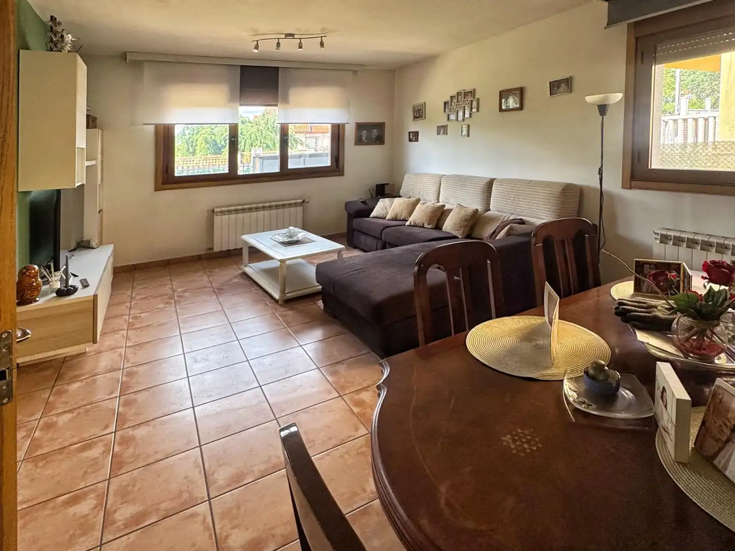 Sala de estar de Casa o chalet en venta en Lalín con Calefacción, Jardín privado y Amueblado