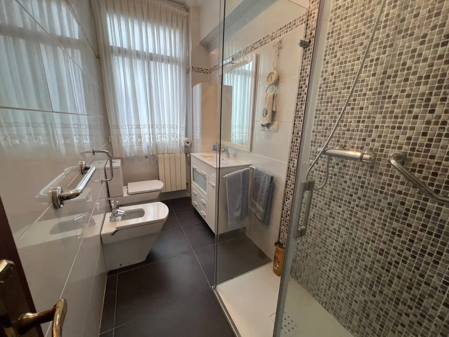 Bathroom of Flat for sale in Bilbao   with Heating