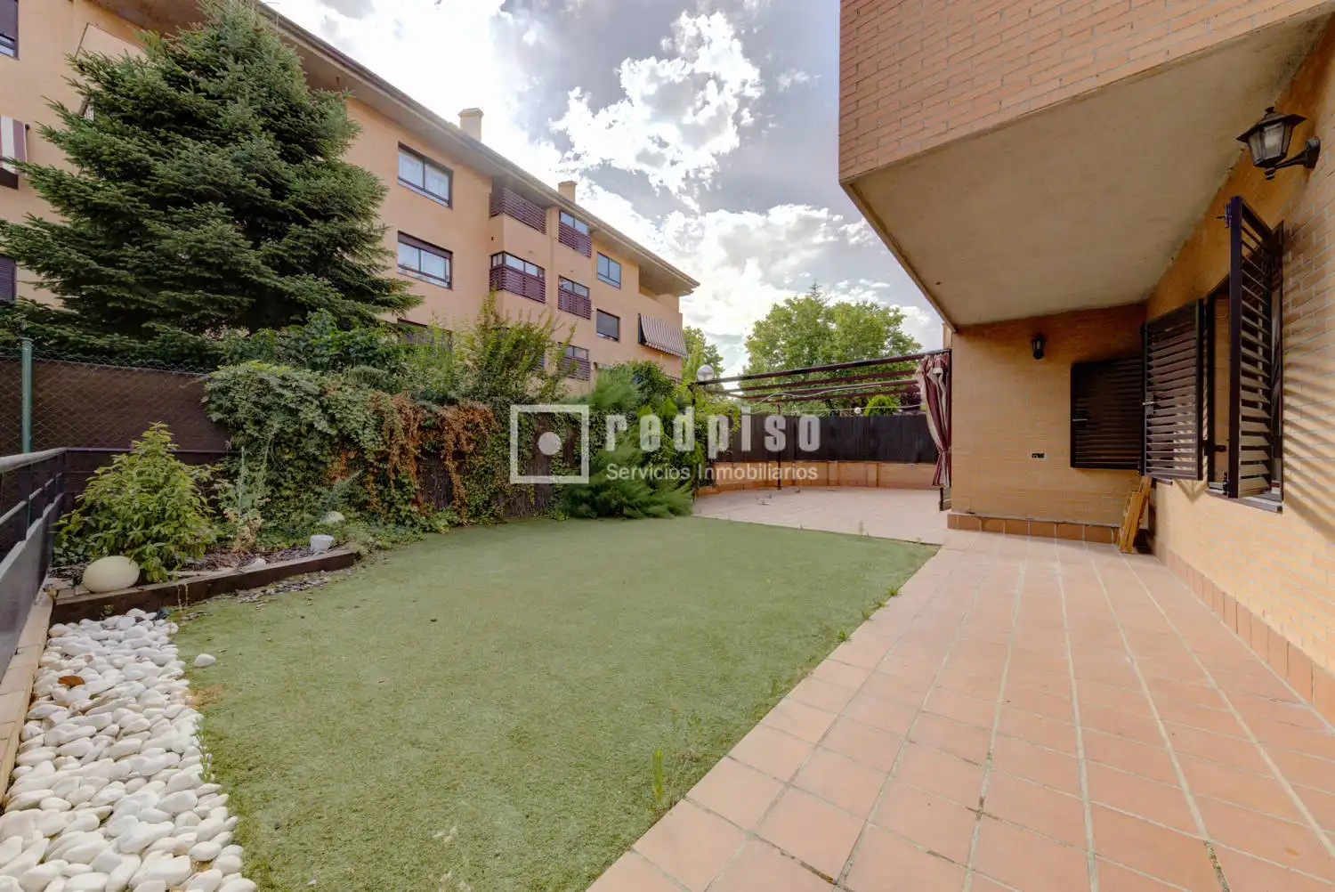 Jardín de Piso en venta en Boadilla del Monte con Aire acondicionado, Calefacción y Terraza