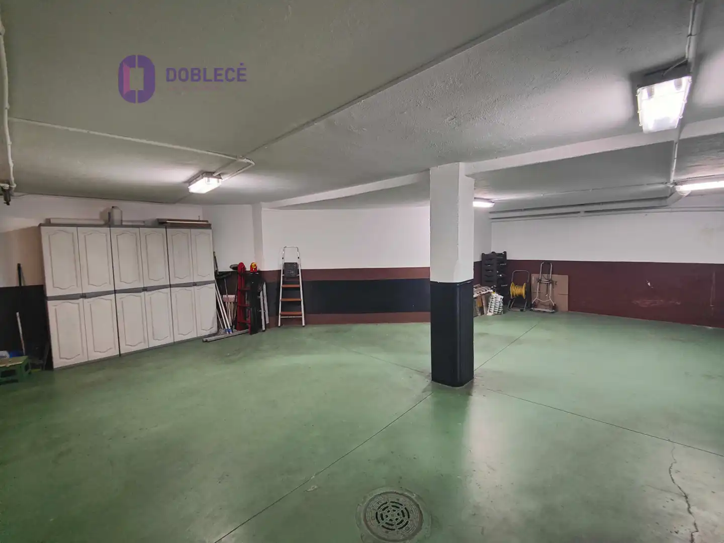 Parking de Casa adosada en venta en Nigrán con Calefacción, Jardín privado y Parquet