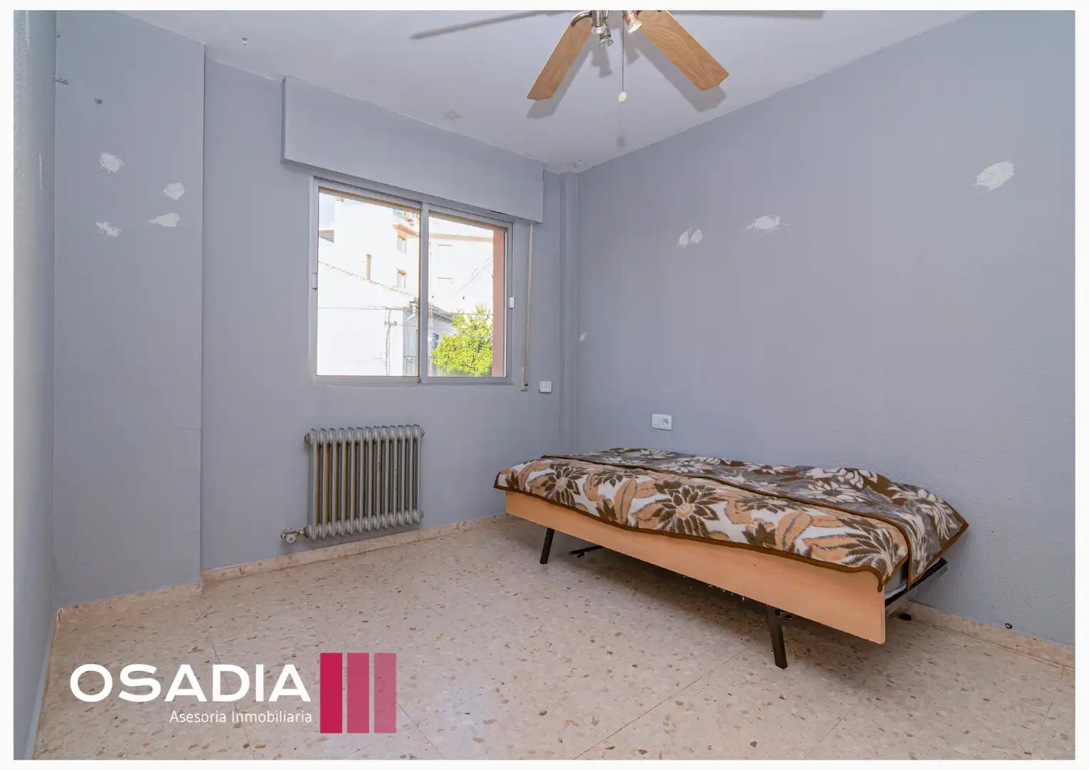 Habitación de Casa adosada en venta en La Zubia