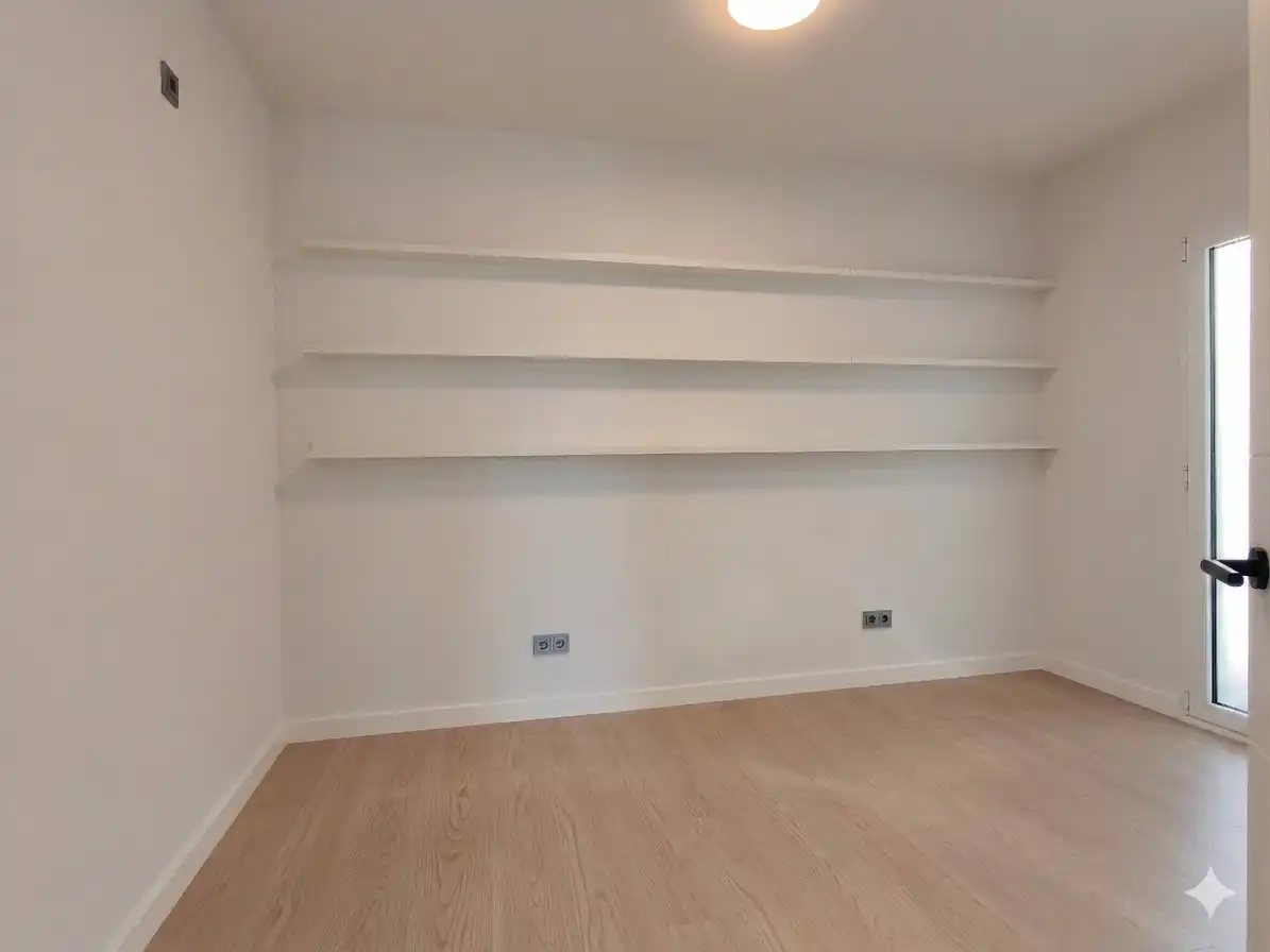Attic for rent in Girona  with Air Conditioner, Heating and Terrace