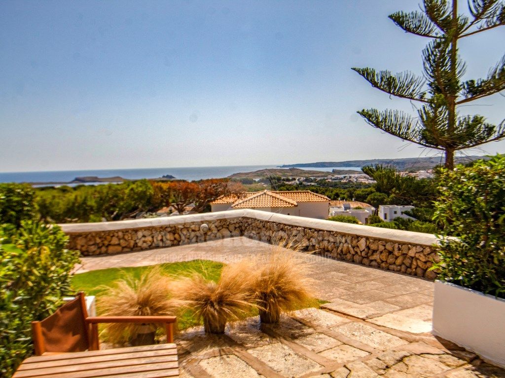 Vista exterior de Apartament en venda en Es Mercadal amb Aire condicionat, Jardí privat i Terrassa