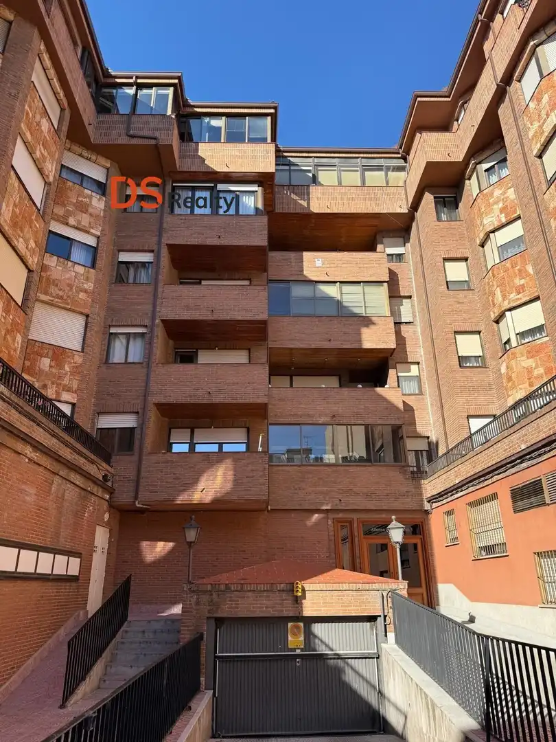 Vista exterior de Piso en venta en Centro
