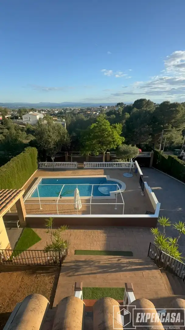 Villa con piscina in vendita a Urbanización LOS LAGOS/ALGINET 1009, imagen 16
