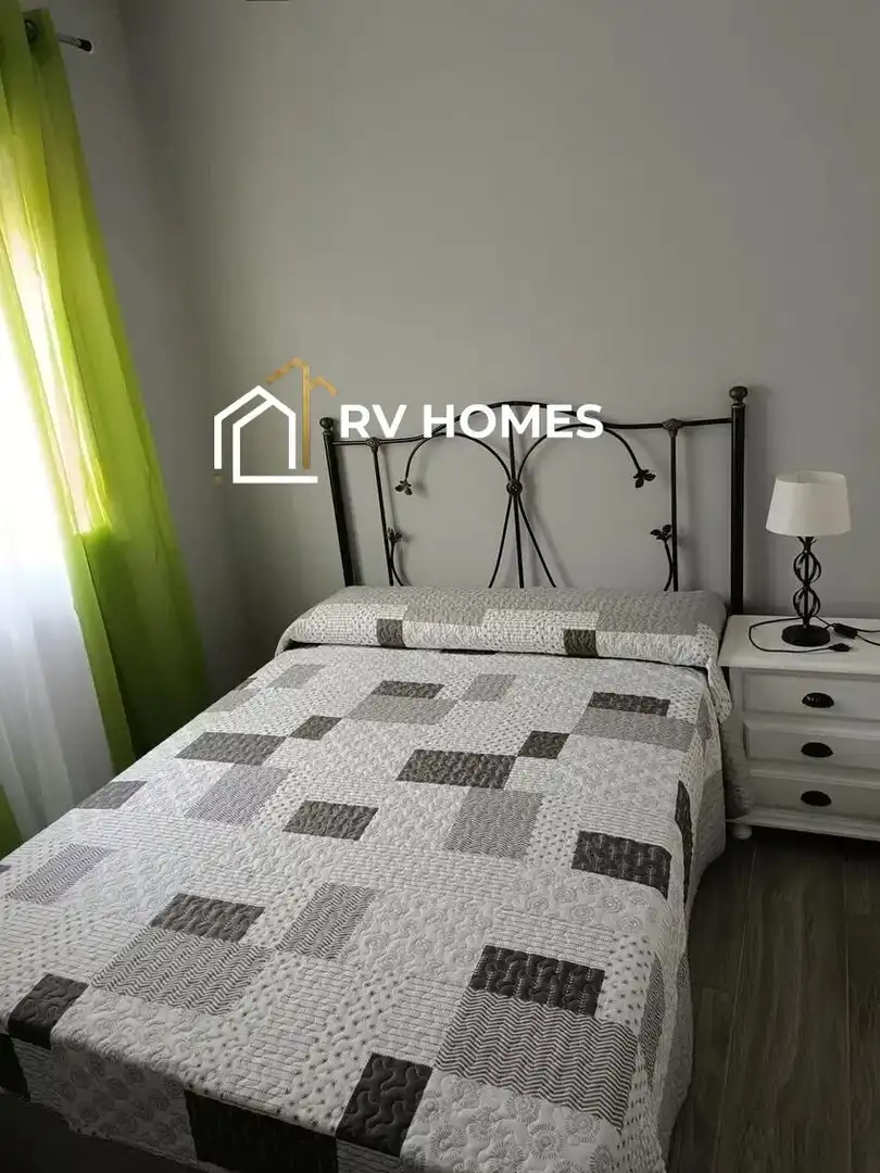 Schlafzimmer von Einfamilien-Reihenhaus zur Miete in Cáceres mit Heizung, Terrasse und Möbliert