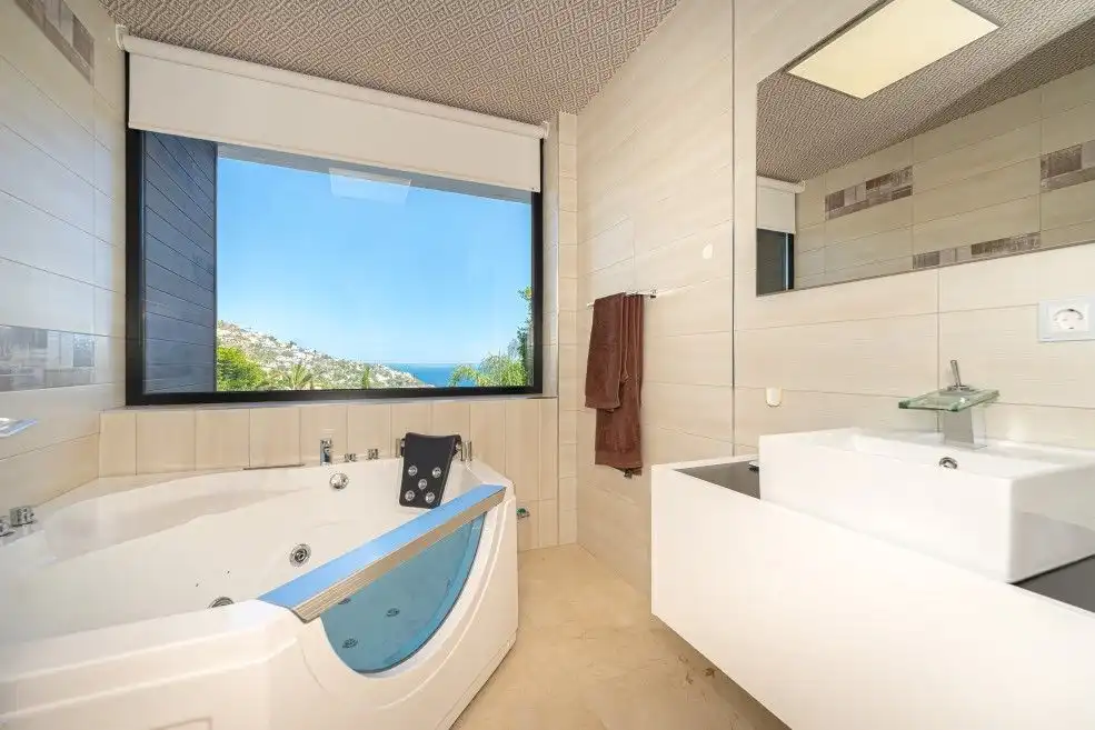 Baño de Casa o chalet en venta en Altea con Aire acondicionado, Calefacción y Jardín privado
