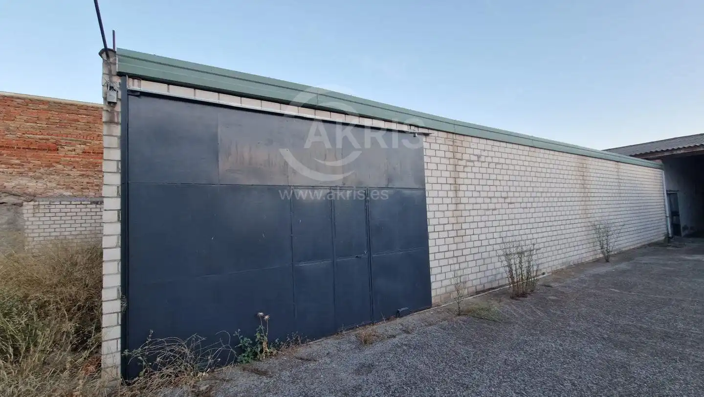 Vista exterior de Nave industrial en venta en La Mata