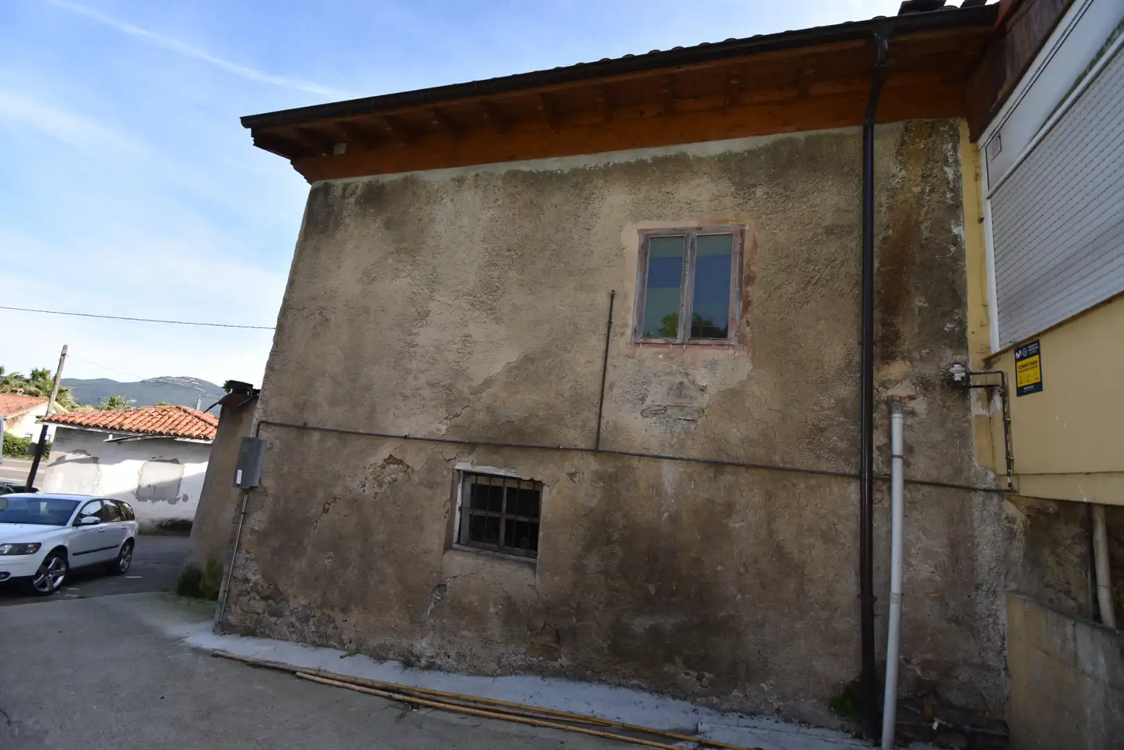 Vista exterior de Casa adosada en venta en Bárcena de Cicero con Balcón