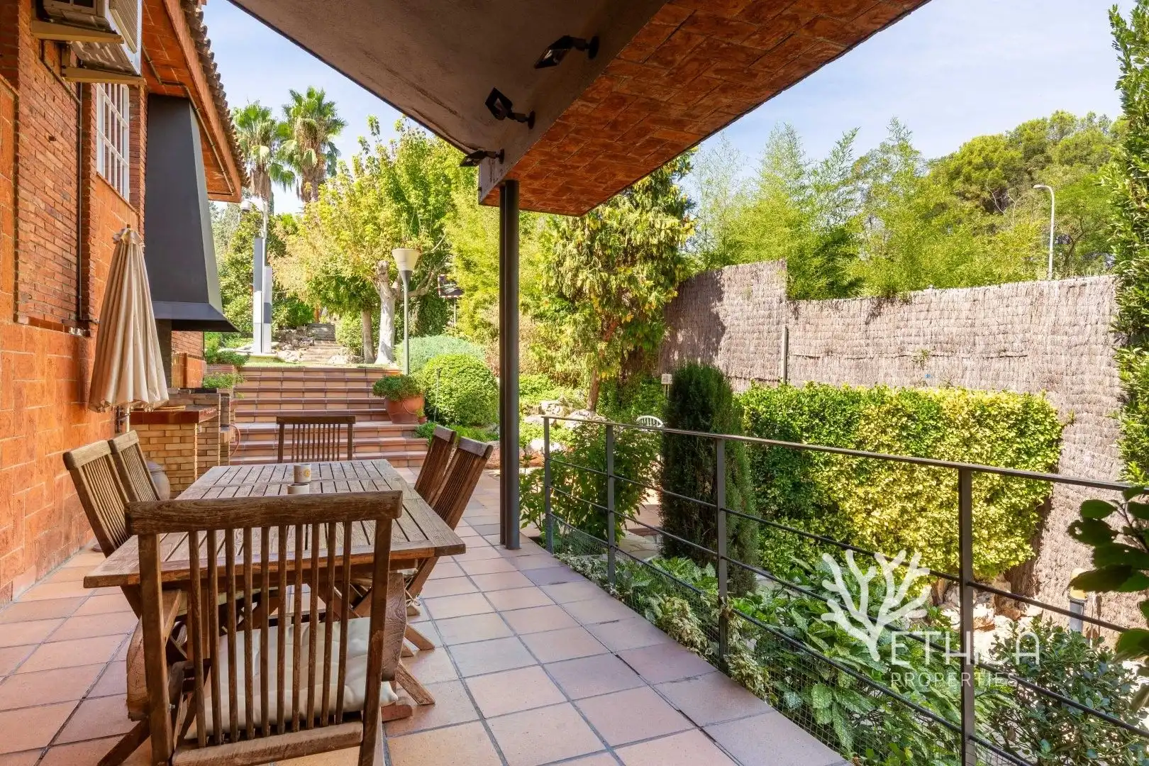 Terrassa de Casa o xalet en venda en Cerdanyola del Vallès amb Aire condicionat, Calefacció i Jardí privat