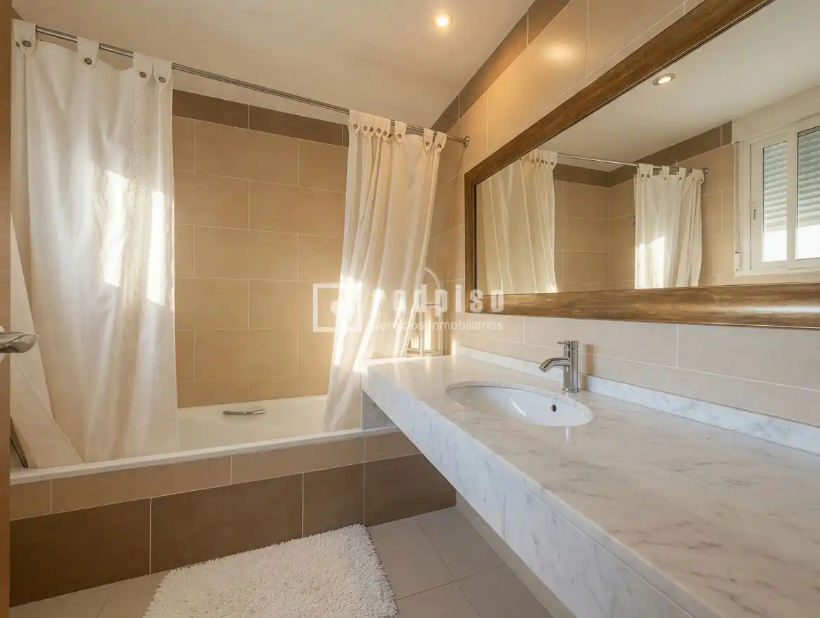 Bany de Casa o xalet en venda en Camarena amb Aire condicionat, Calefacció i Terrassa