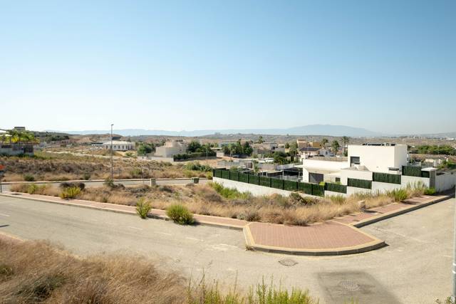 Terreno residencial en Venta en Calle Cuesta del Majano en Altorreal - El Chorrico