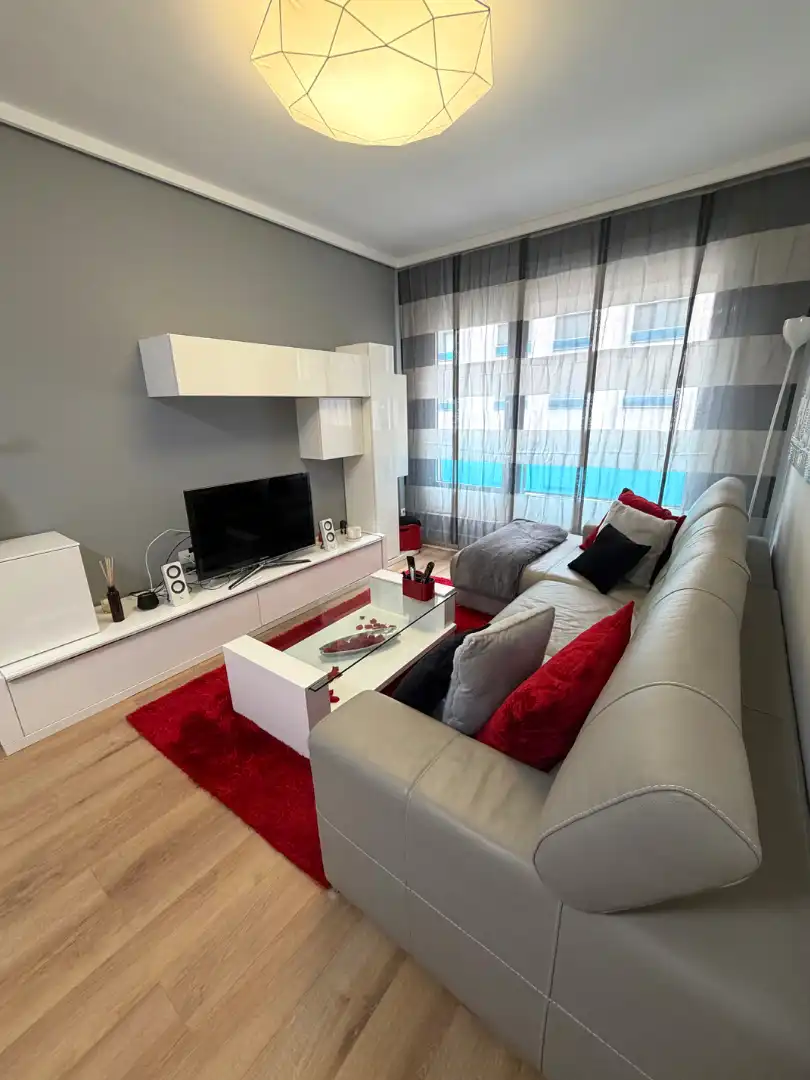 Sala de estar de Piso en venta en Barakaldo  con Trastero, Amueblado y Balcón