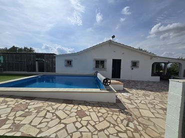 House for sale in Sax