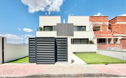Exterior view of Single-family semi-detached for sale in Cox  with Terrace, Oven and Washing machine