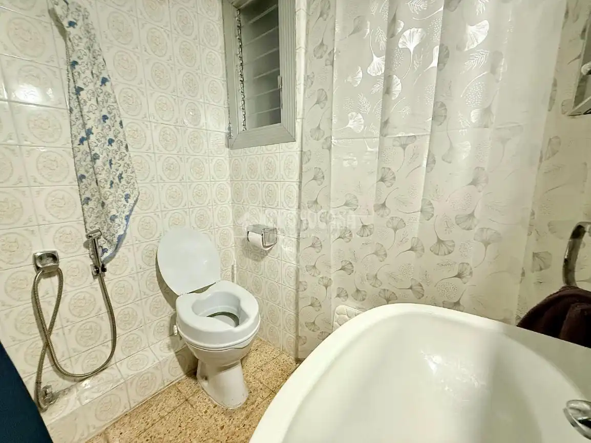 Baño de Piso en venta en Santa Coloma de Gramenet con Balcón