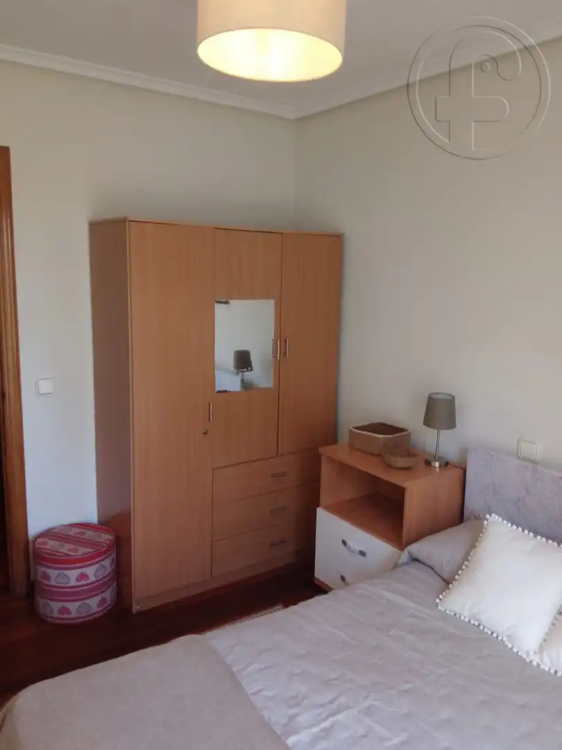 Habitación de Piso de alquiler en Santander con Calefacción, Amueblado y Microondas