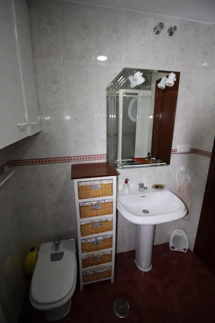 Baño de Piso en venta en Puertollano con Aire acondicionado, Calefacción y Amueblado