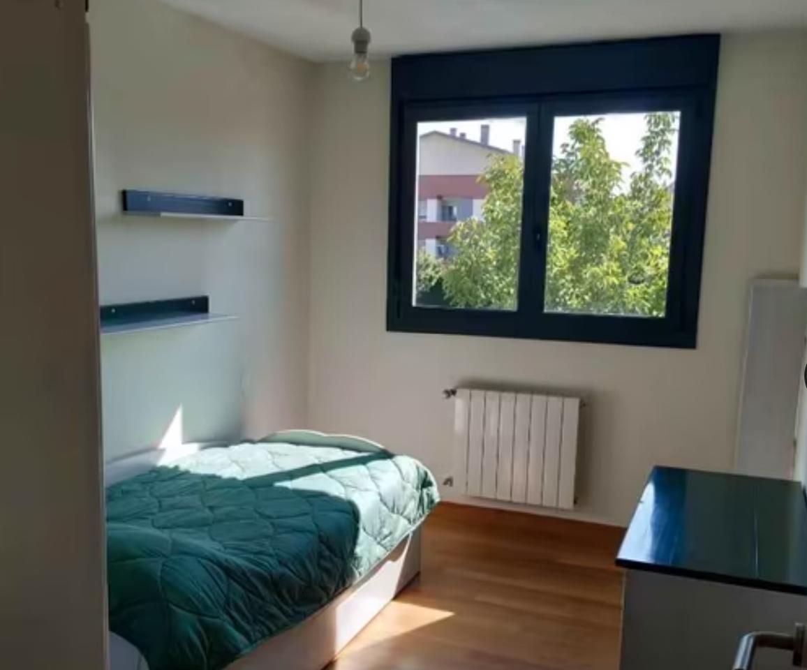 Bedroom of Flat to rent in Santander