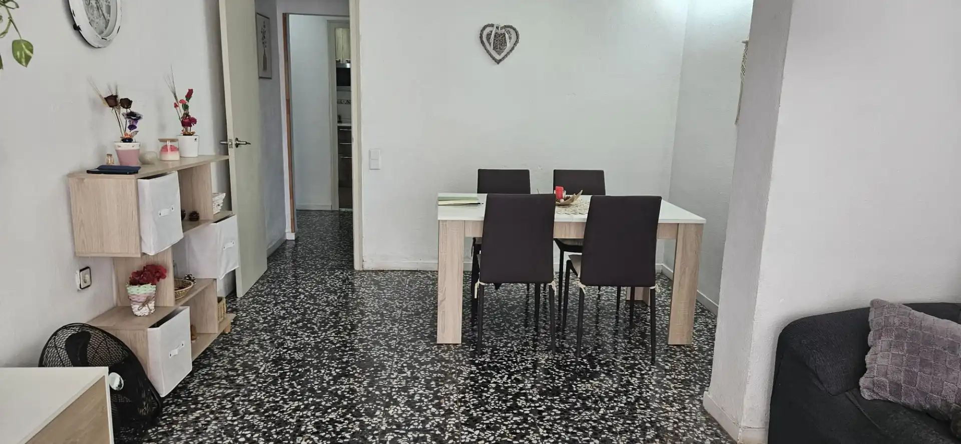 Piso con terraza en venta en Carrer Vint, imagen 2