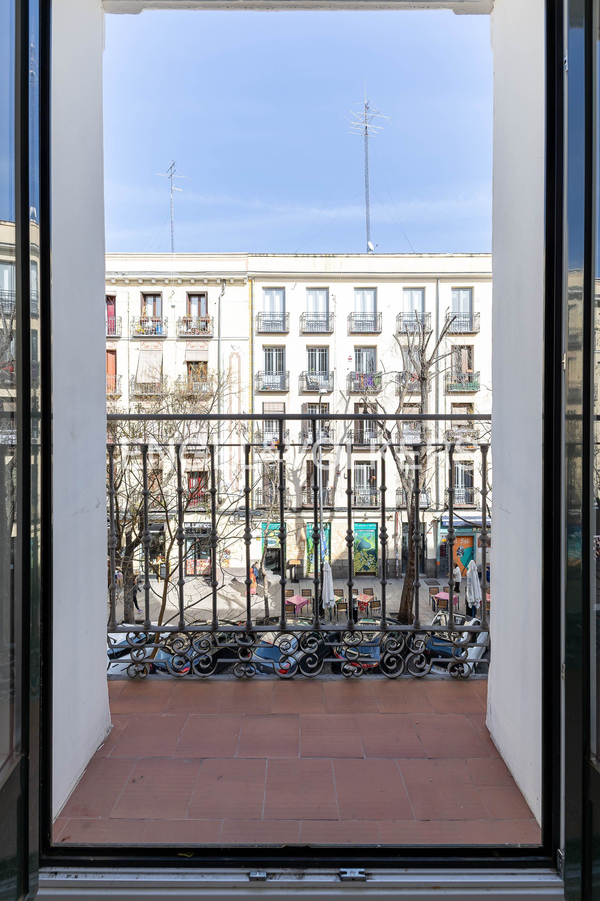 Vista exterior de Pis en venda en  Madrid Capital amb Aire condicionat, Calefacció i Moblat