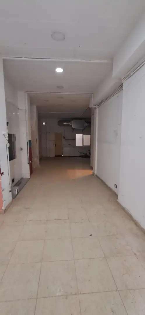 Business premises for sale in Carrer de la Florida, imagen 3