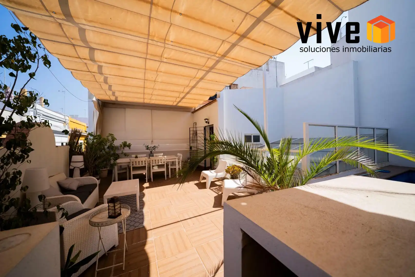 Terraza de Casa o chalet en venta en Sevilla con Aire acondicionado, Calefacción y Jardín privado