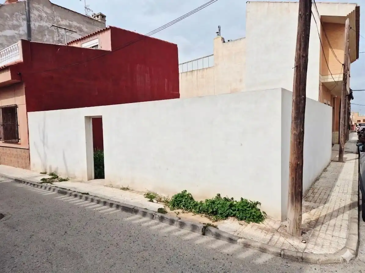 Residential land for sale in Calle CASSOLA