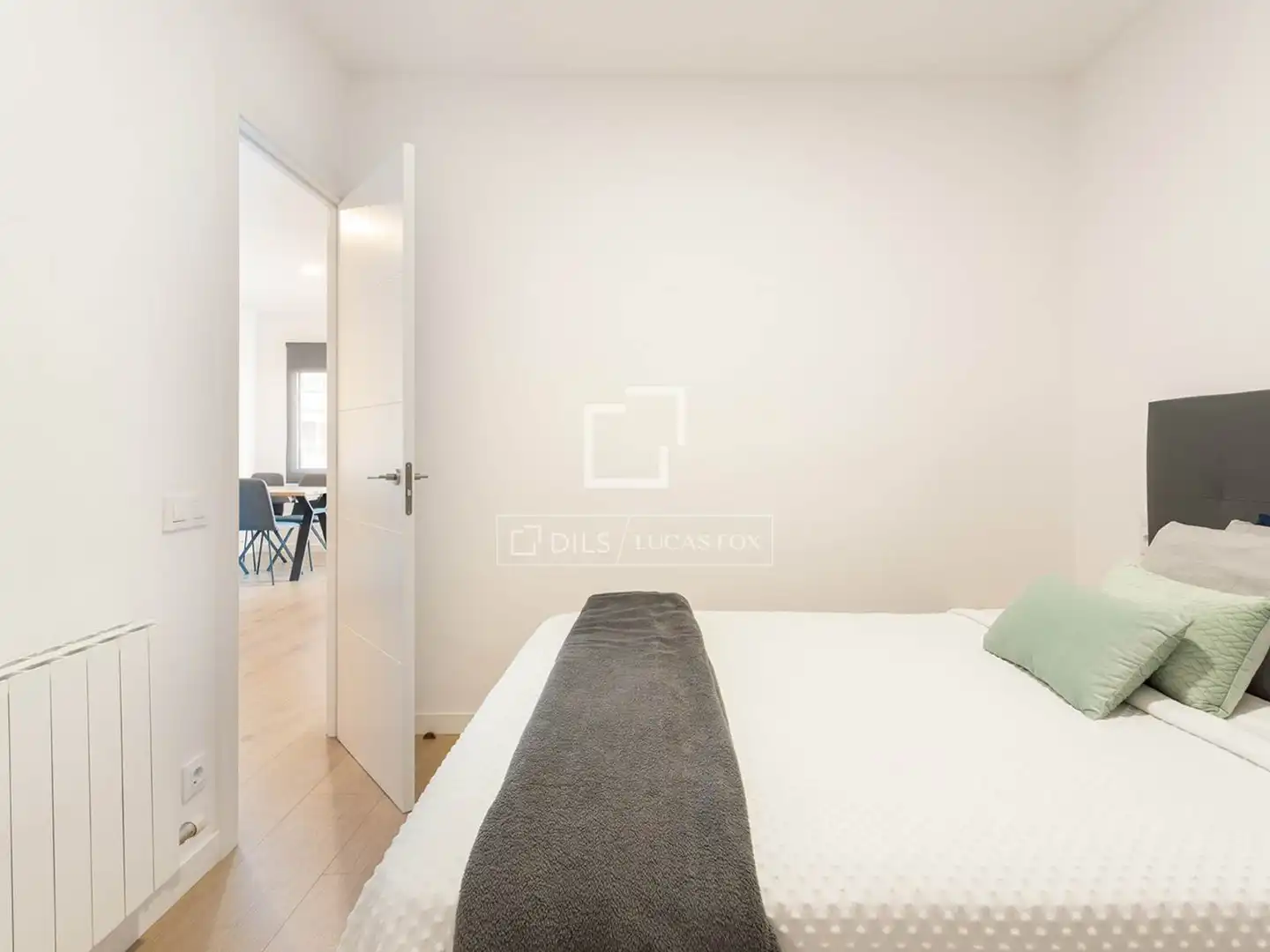 Schlafzimmer von Wohnung zum Verkauf in Barcelona mit Klimaanlage, Möbliert und Balkon