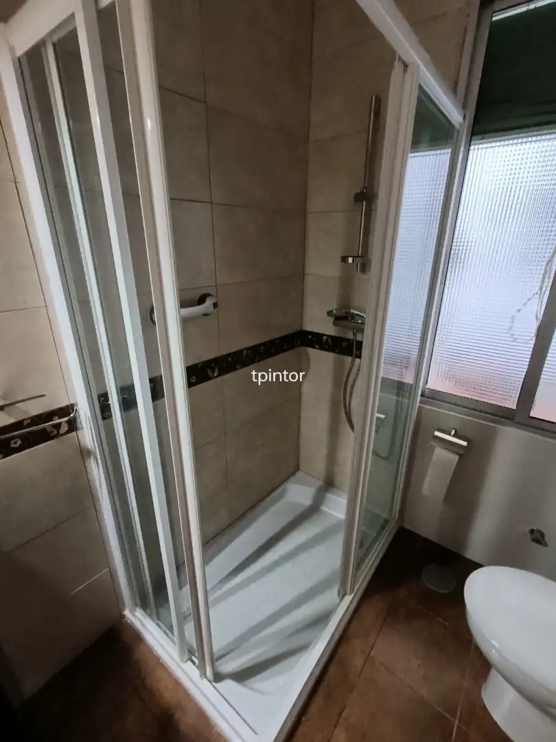Bathroom of Flat for rent in Cáceres  with Heating, Furnished and Oven