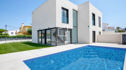 Moderna casa pareada con piscina y opción de amarre en Empuriabrava, imatge 2