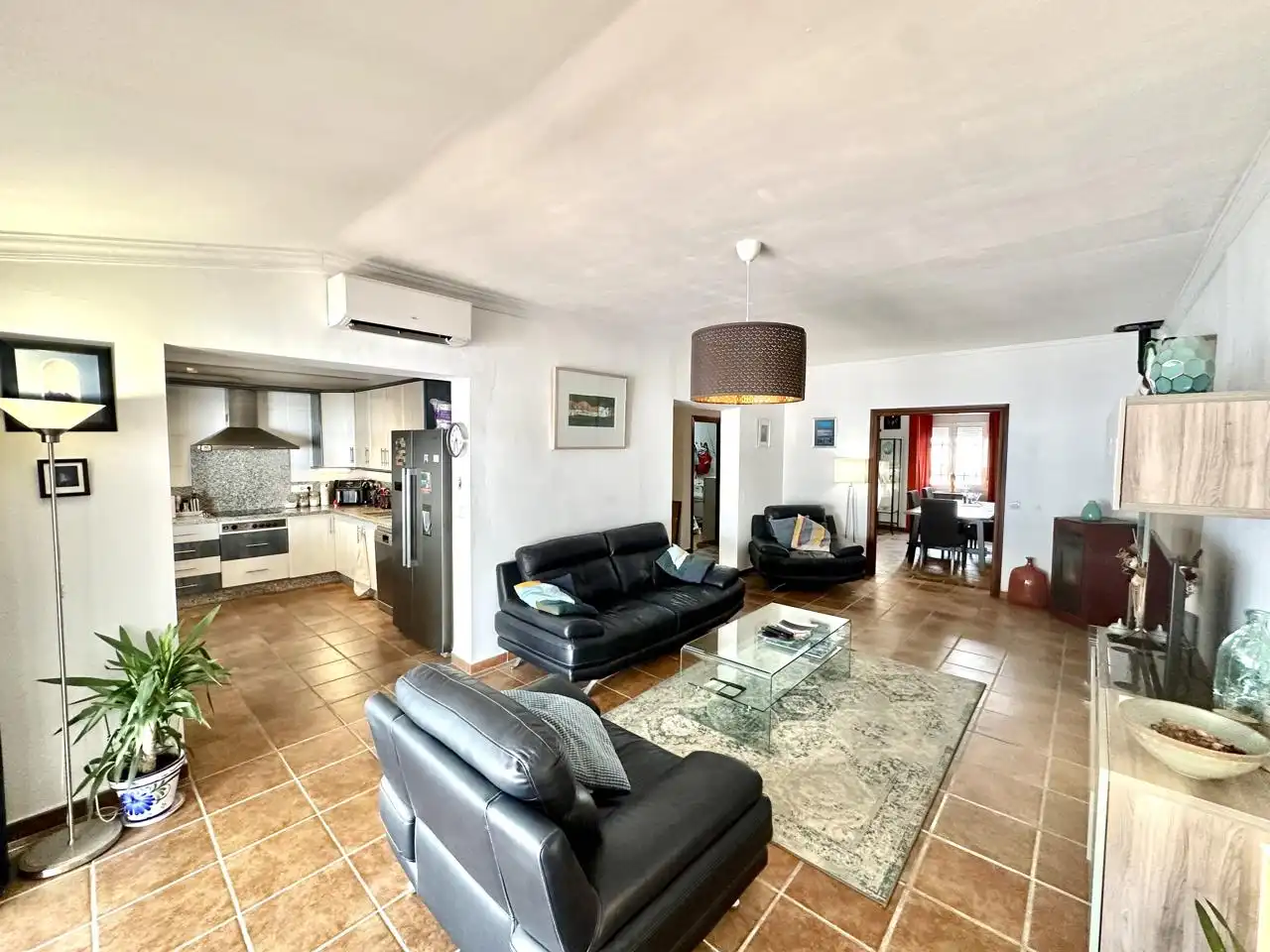 Sala de estar de Casa adosada en venta en Humilladero con Aire acondicionado, Terraza y Trastero