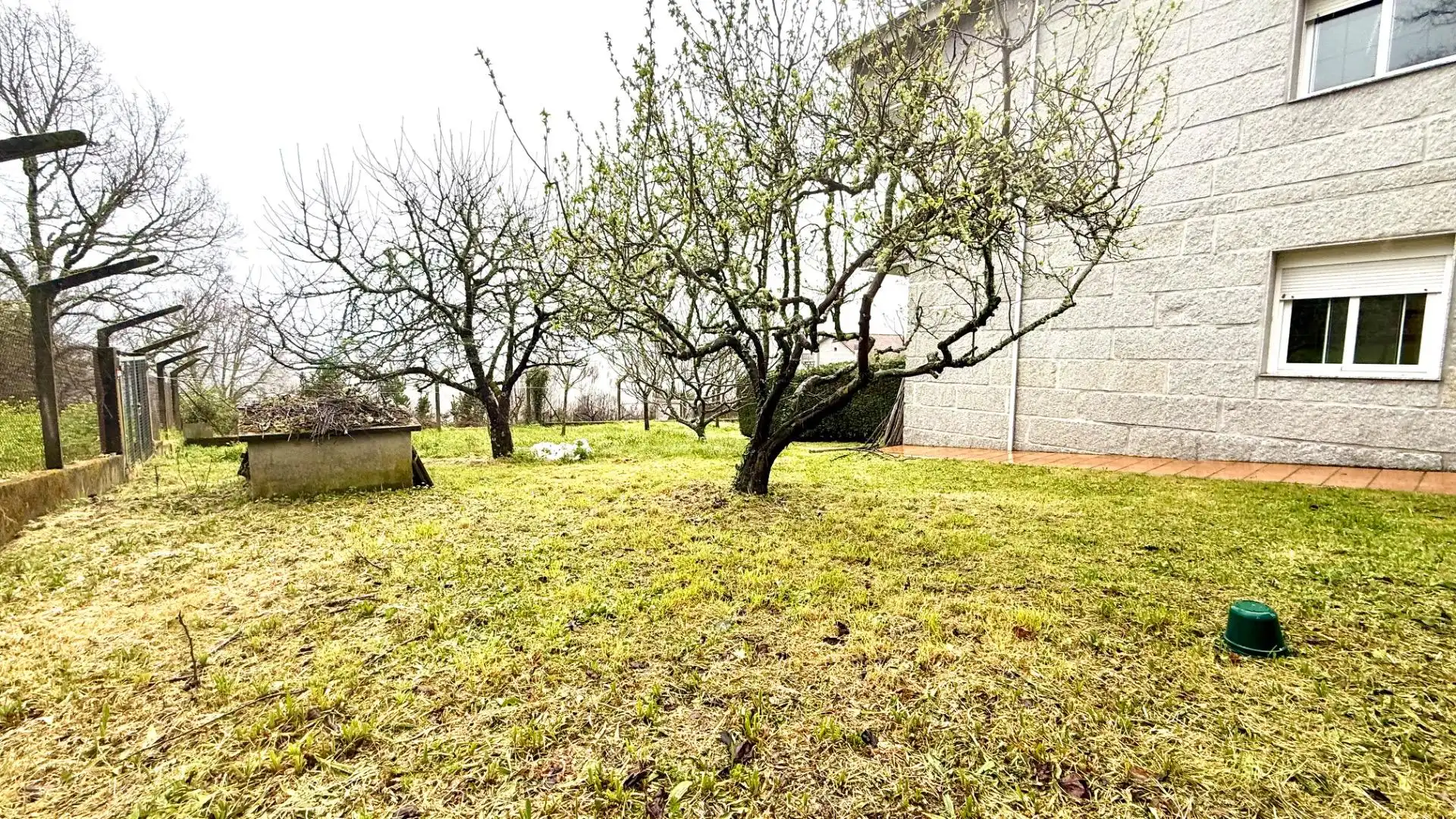 Country homes for sale in Toén  with Private garden, Storage room and Swimming Pool