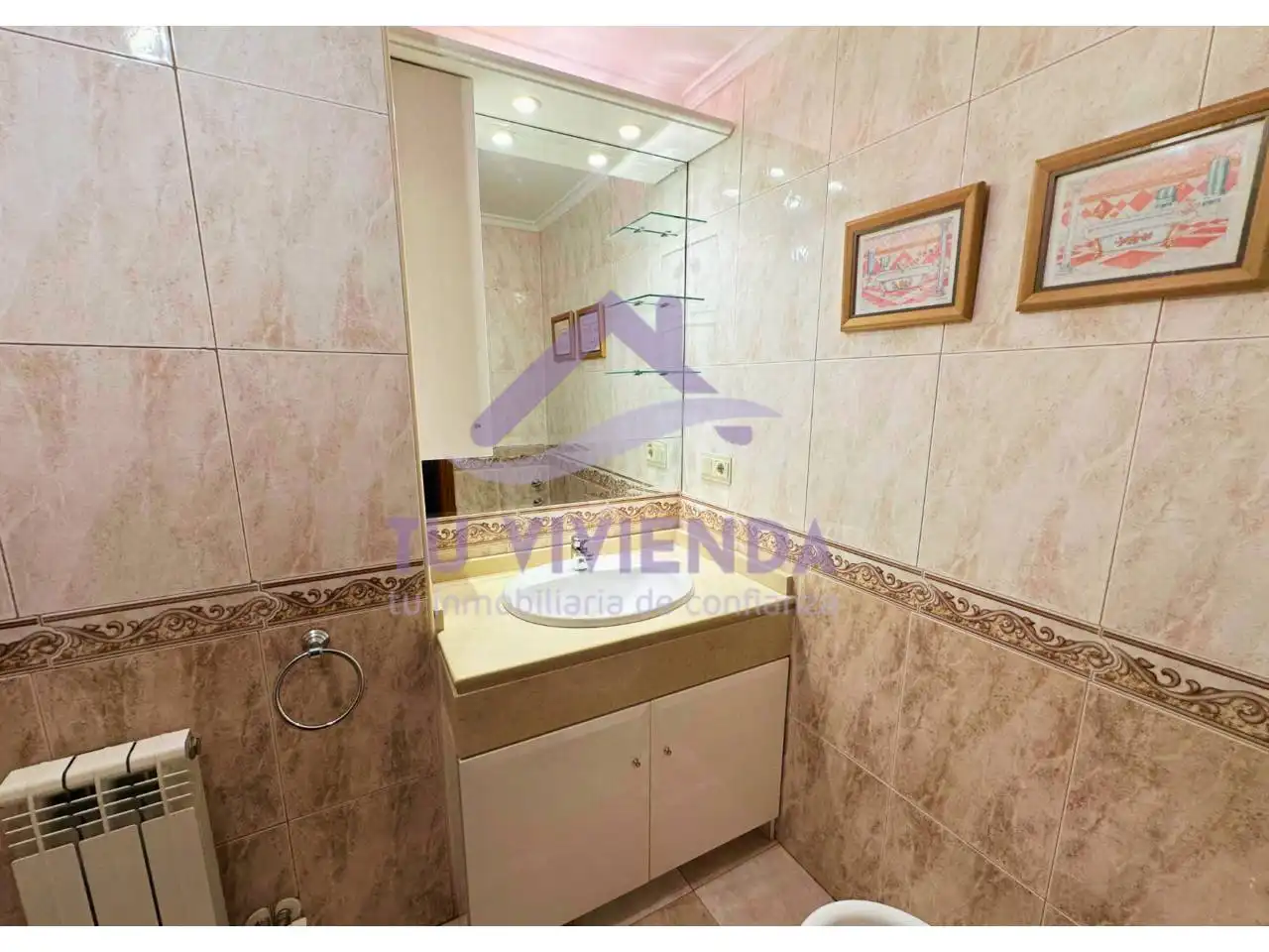Baño de Piso de alquiler en Valladolid con Calefacción, Terraza y Trastero