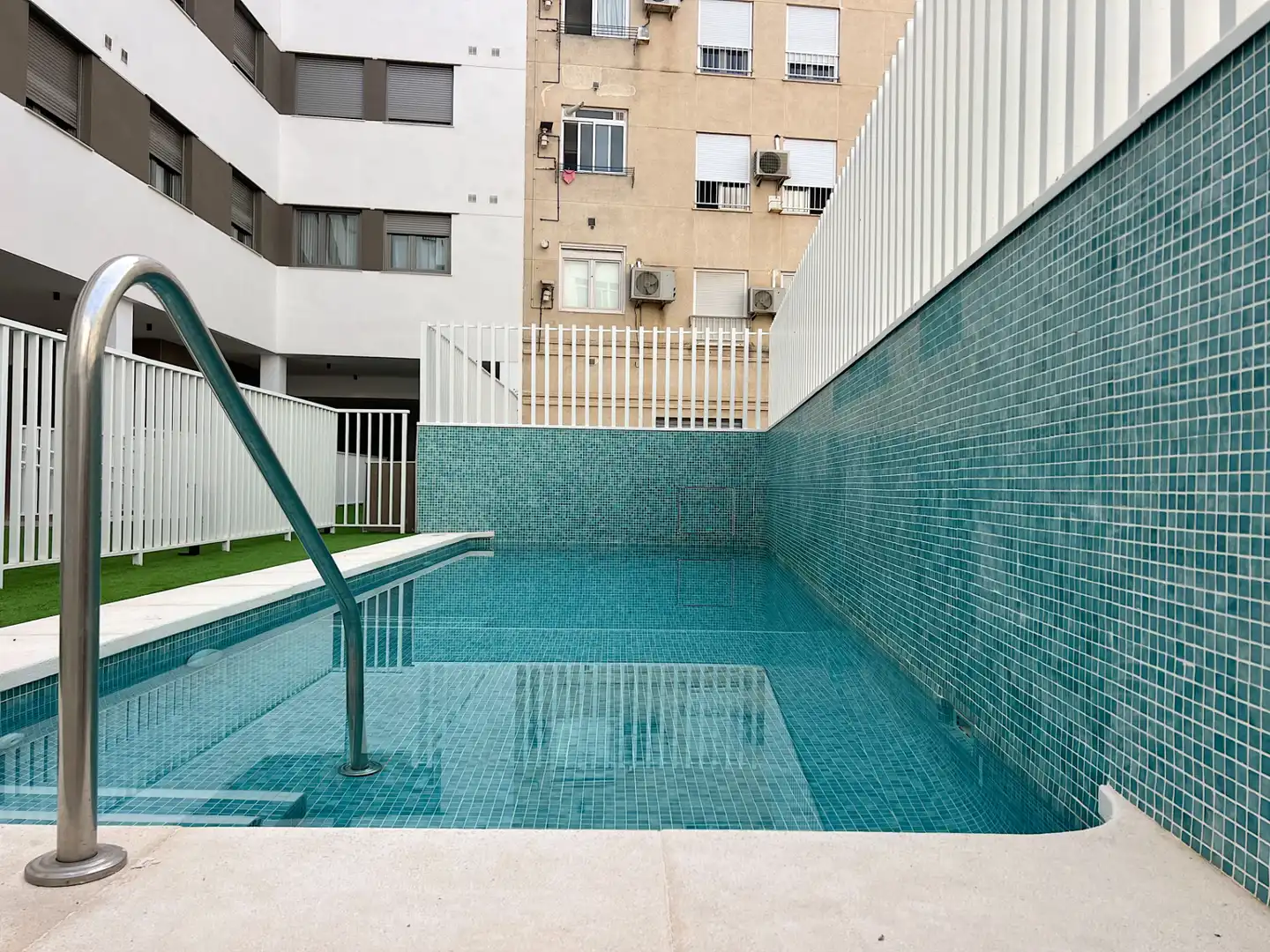 Schwimmbecken von Wohnung zur Miete in Valencia mit Klimaanlage, Heizung und Privatgarten