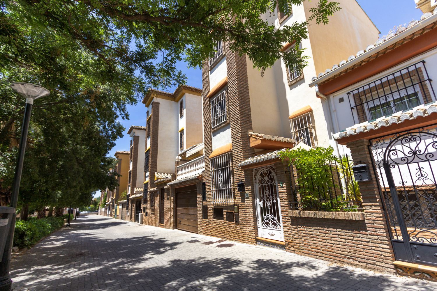 Casa adosada en venta en CLARA CAMPOAMOR, Castaño - Mirasierra, Genil