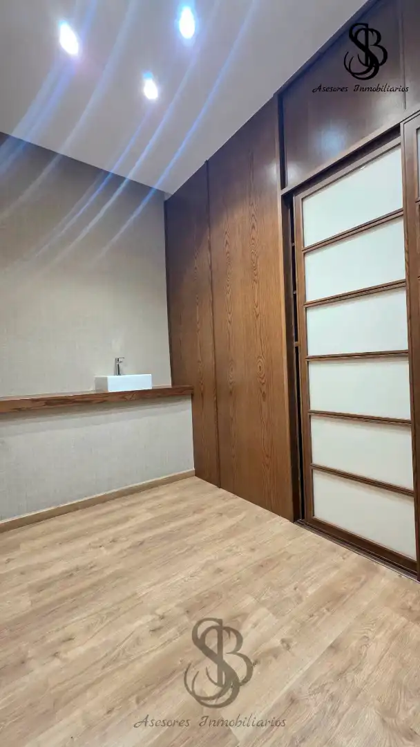 Bathroom of Commercial properties for rent in Alicante / Alacant  with Air Conditioner, Heating and Furnished