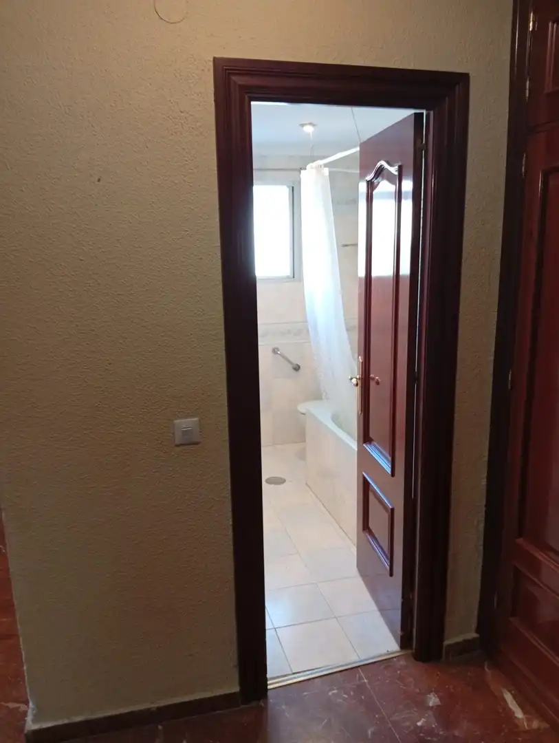 Bathroom of Flat for sale in Málaga  with Air Conditioner and Terrace