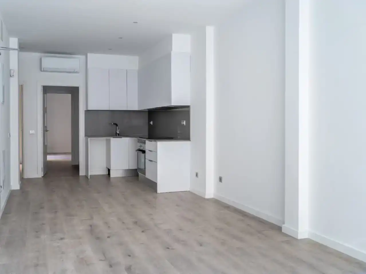 Cuina de Apartament en venda en Sant Adrià de Besòs amb Aire condicionat i Moblat