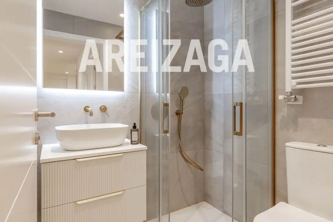 Piso en venta en Karlos I.a Hiribidea carlos, 30, Amara