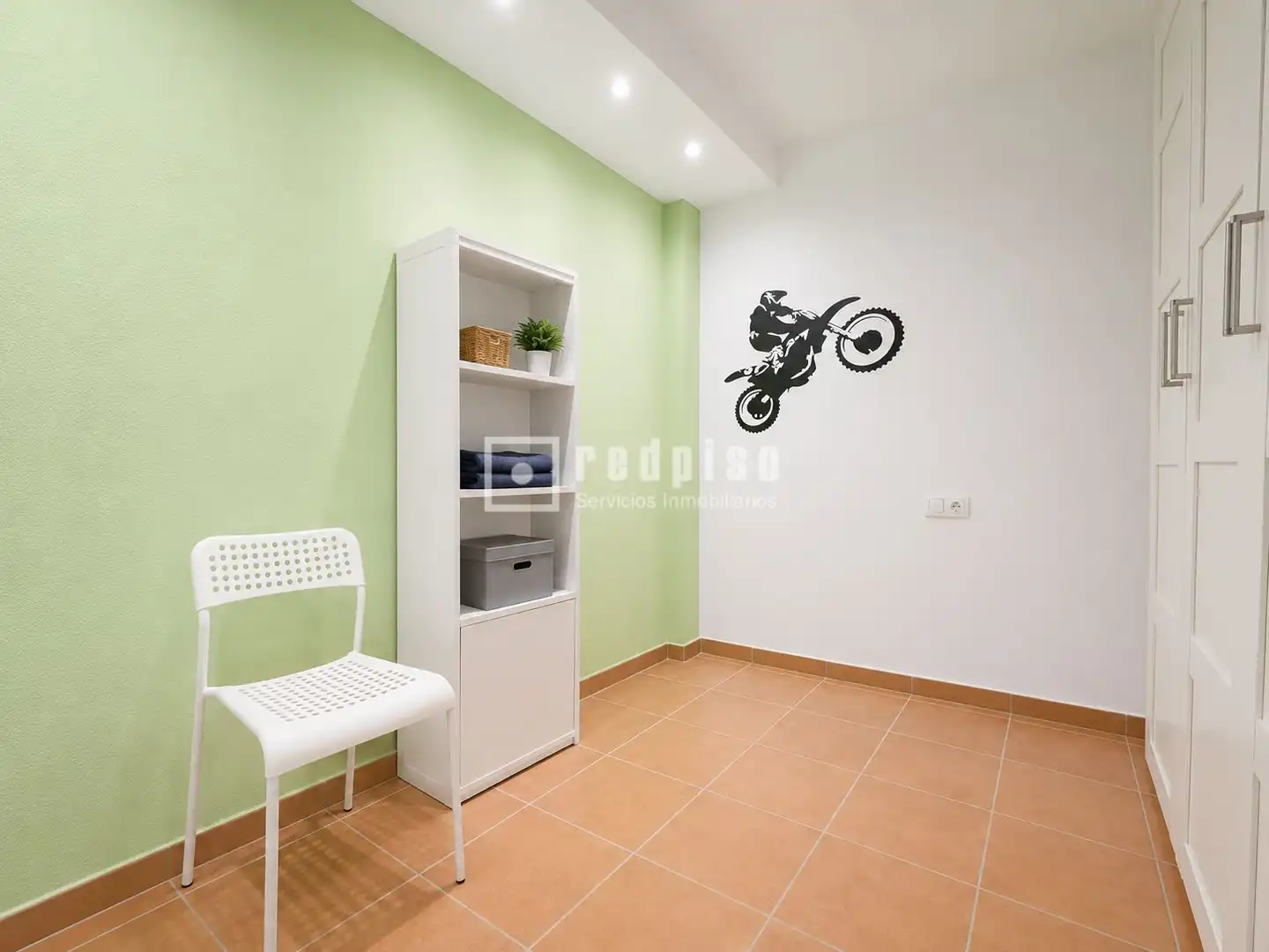 Dormitori de Casa o xalet en venda en Vélez-Málaga amb Jardí privat, Terrassa i Traster