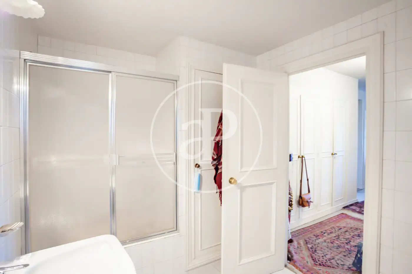 Bathroom of Houses for sale in Madrid  with Heating, Private garden and Terrace