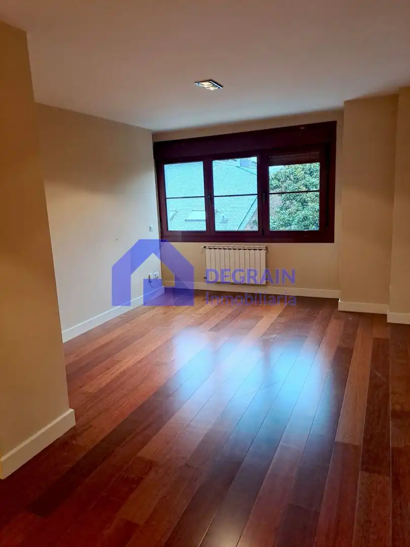 Bedroom of Flat for rent in Oviedo 