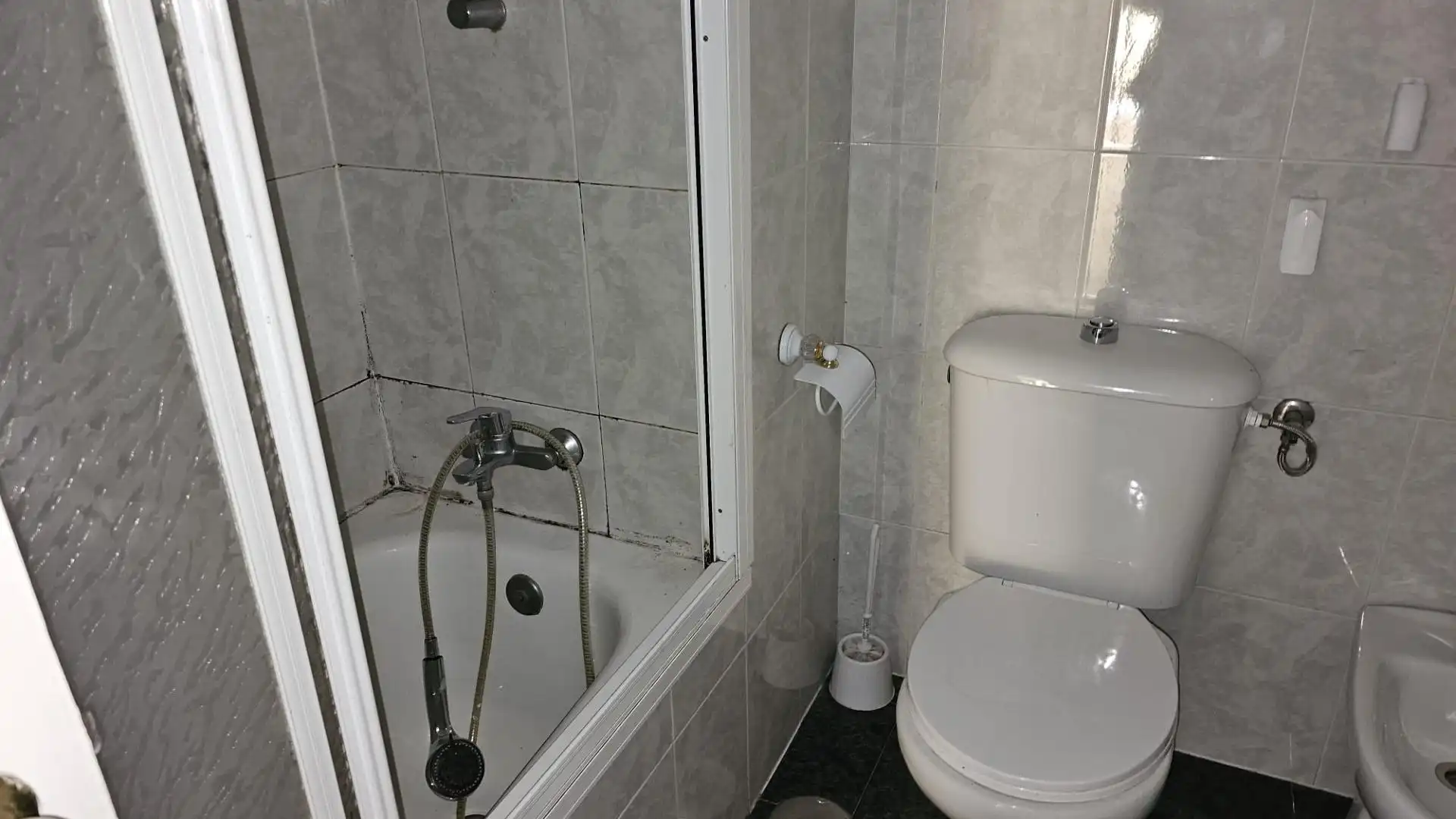 Bathroom of Flat for sale in Córdoba  with Terrace