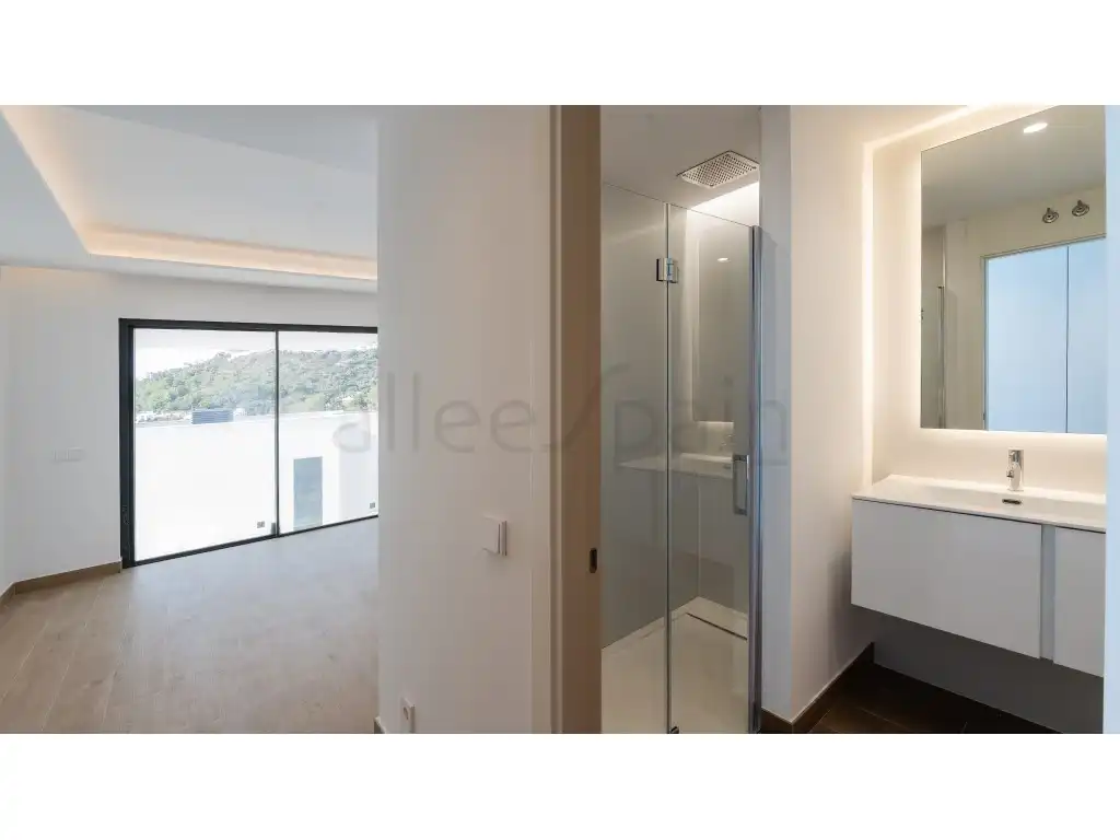 Dormitori de Casa o xalet en venda en Benalmádena amb Aire condicionat, Piscina i Piscina comunitària