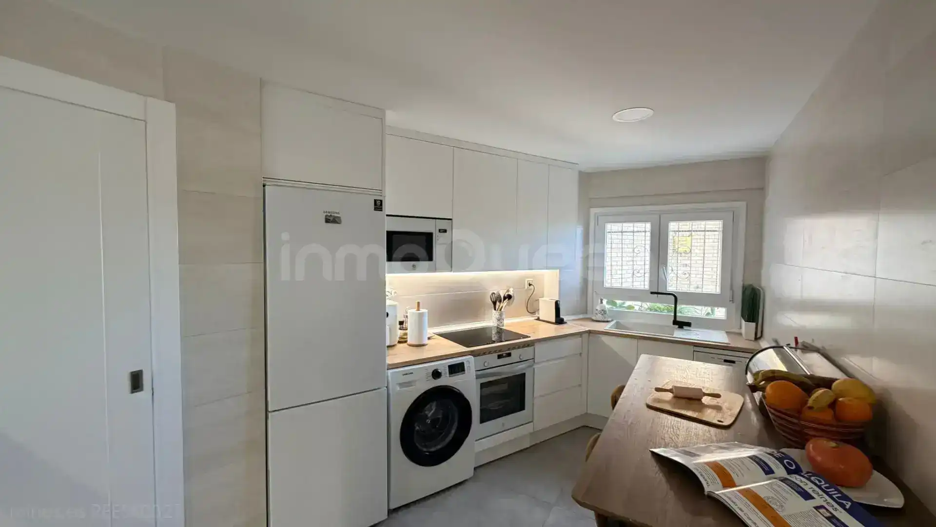Kitchen of Flat for sale in Zaragoza  with Heating, Terrace and Furnished