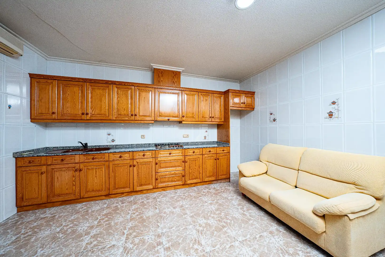 Cocina de Casa o chalet en venta en Elche / Elx con Aire acondicionado, Jardín privado y Terraza